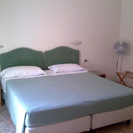 Hotel Pescetto Albenga Eksteriør billede