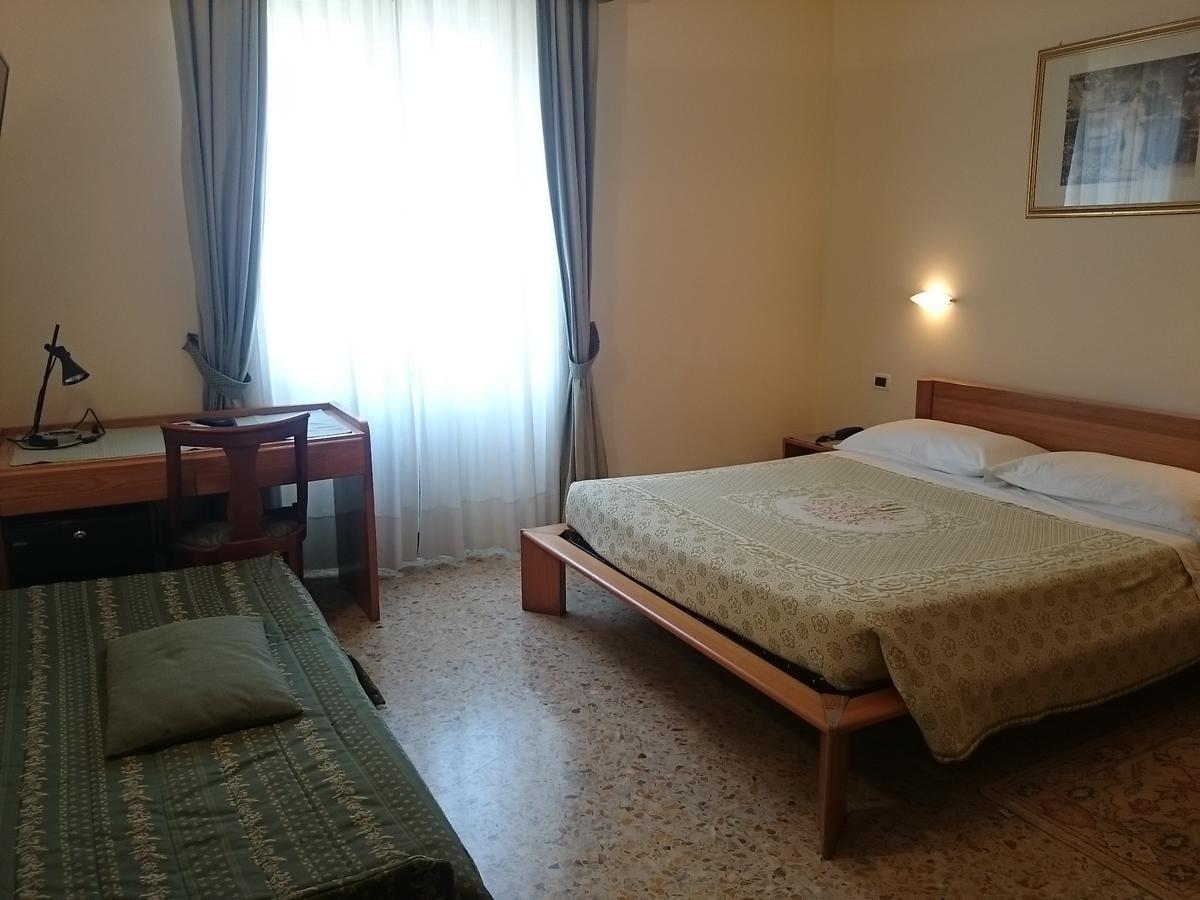 Hotel Pescetto Albenga Eksteriør billede